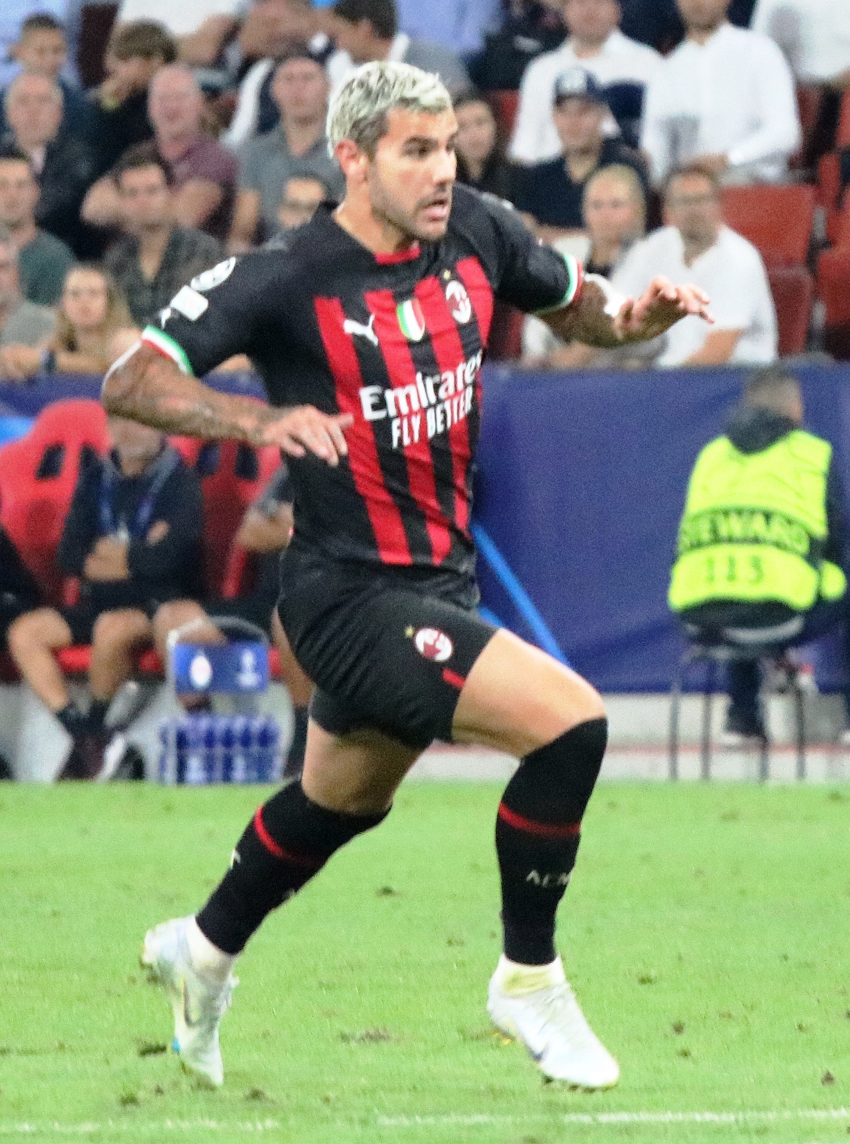 Hernandez — Wikimedia Commons